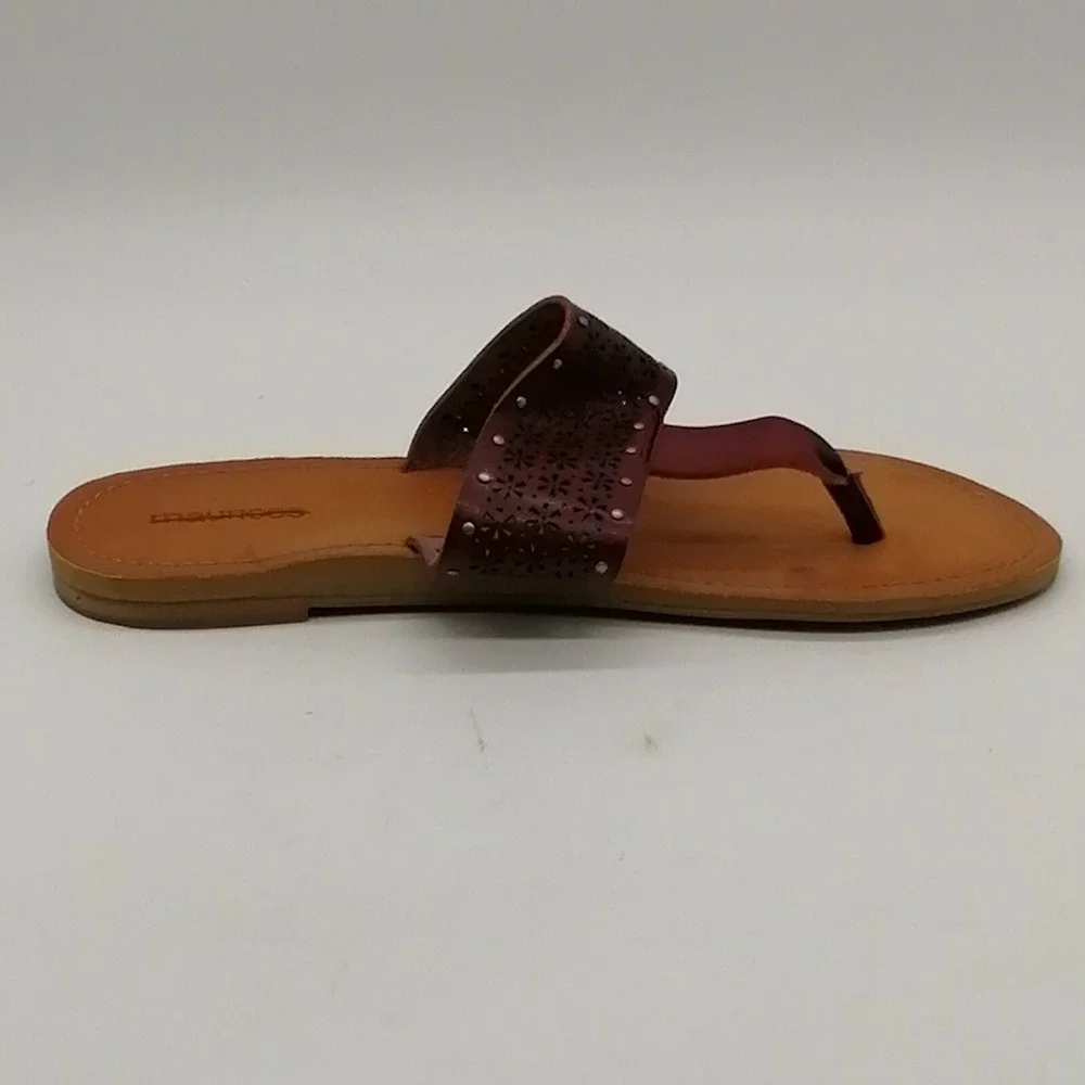 Maurices Shoes Womens Pryia‎ Brown 10 Thong Sandal Wide Strap Studded Flat